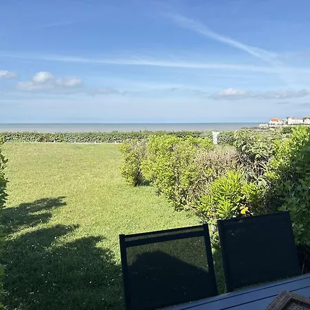 En Bord De A Royan, Parking, Tv, Equipe - Fr-1-494-67