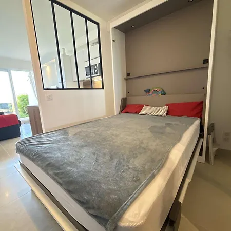 En Bord De A Royan, Parking, Tv, Equipe - Fr-1-494-67 ロワイヤン