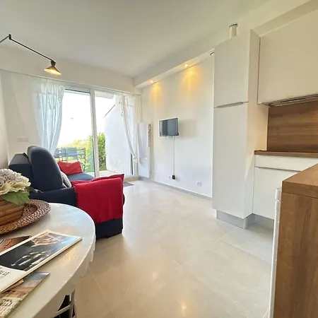 En Bord De A Royan, Parking, Tv, Equipe - Fr-1-494-67 ロワイヤン